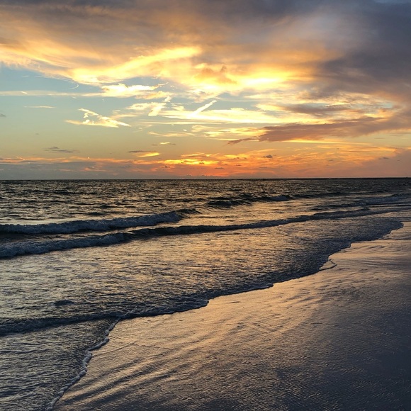 Meet your Posher, Laura - Picture 1 of 1